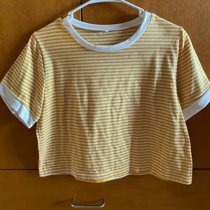 Trendy cropped t-shirt